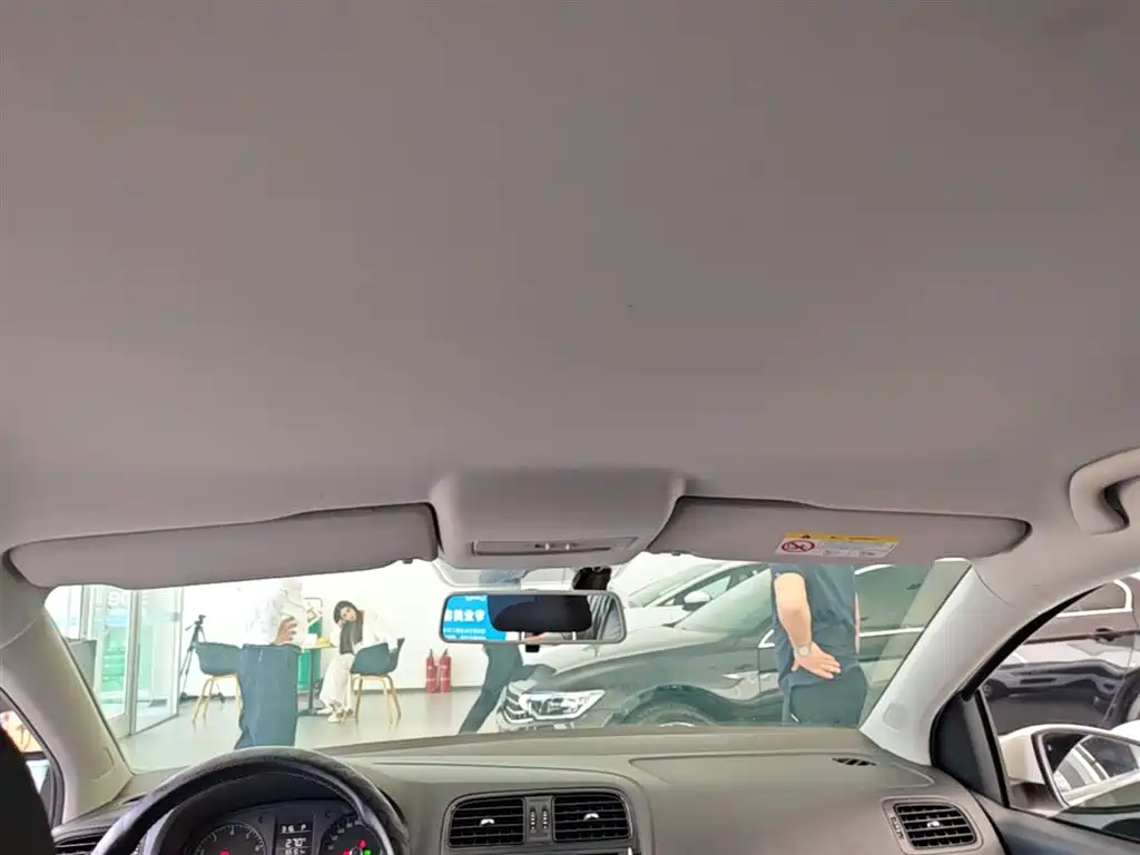 Volkswagen Polo 2018 1.5L Auto Safe Drive фото 18
