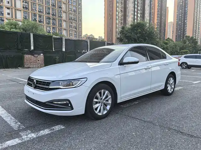 Volkswagen Bora 2020 1.5L Automatic Luxury — фото 1