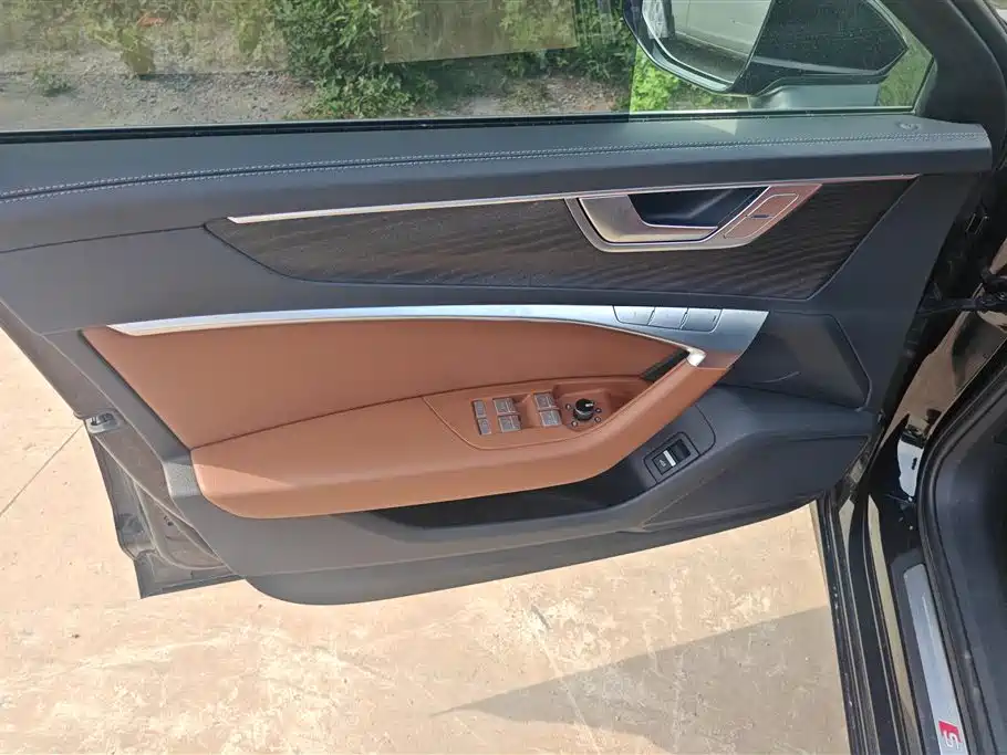 Audi A6L 2025 45 TFSI quattro Premium Sport фото 7