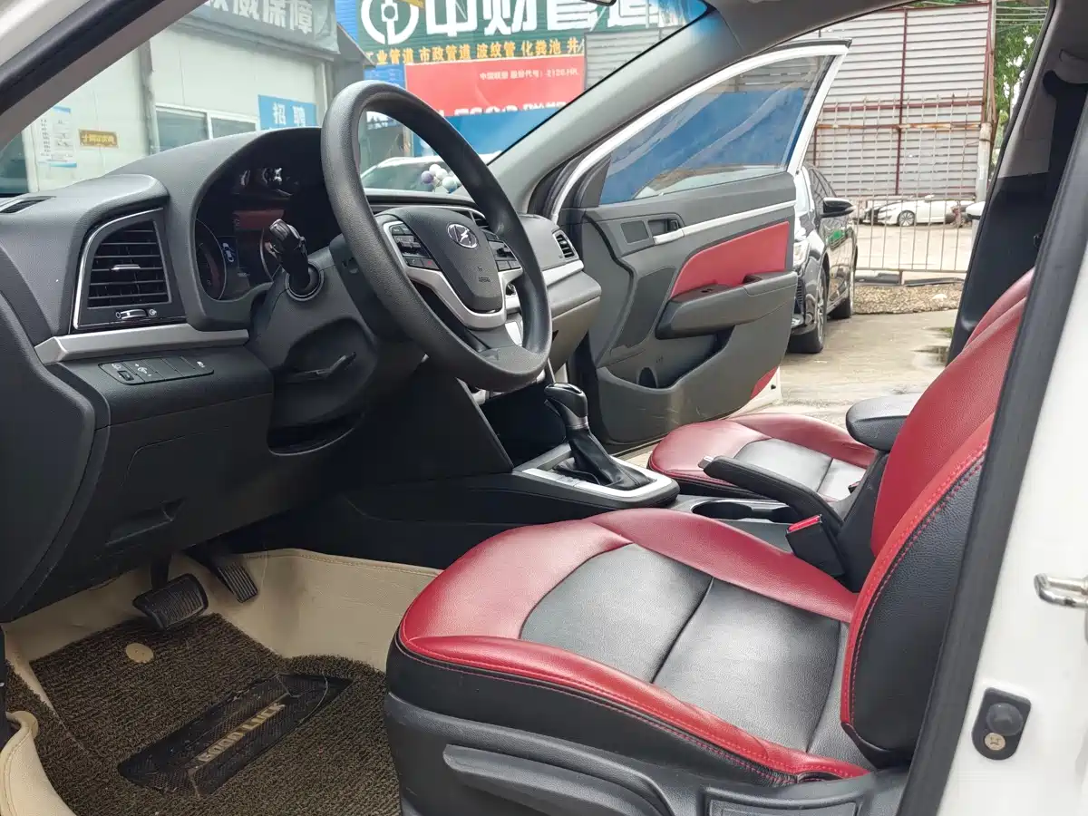 Hyundai Elantra 2016 Model 1.6L Automatic Smart Elite фото 10
