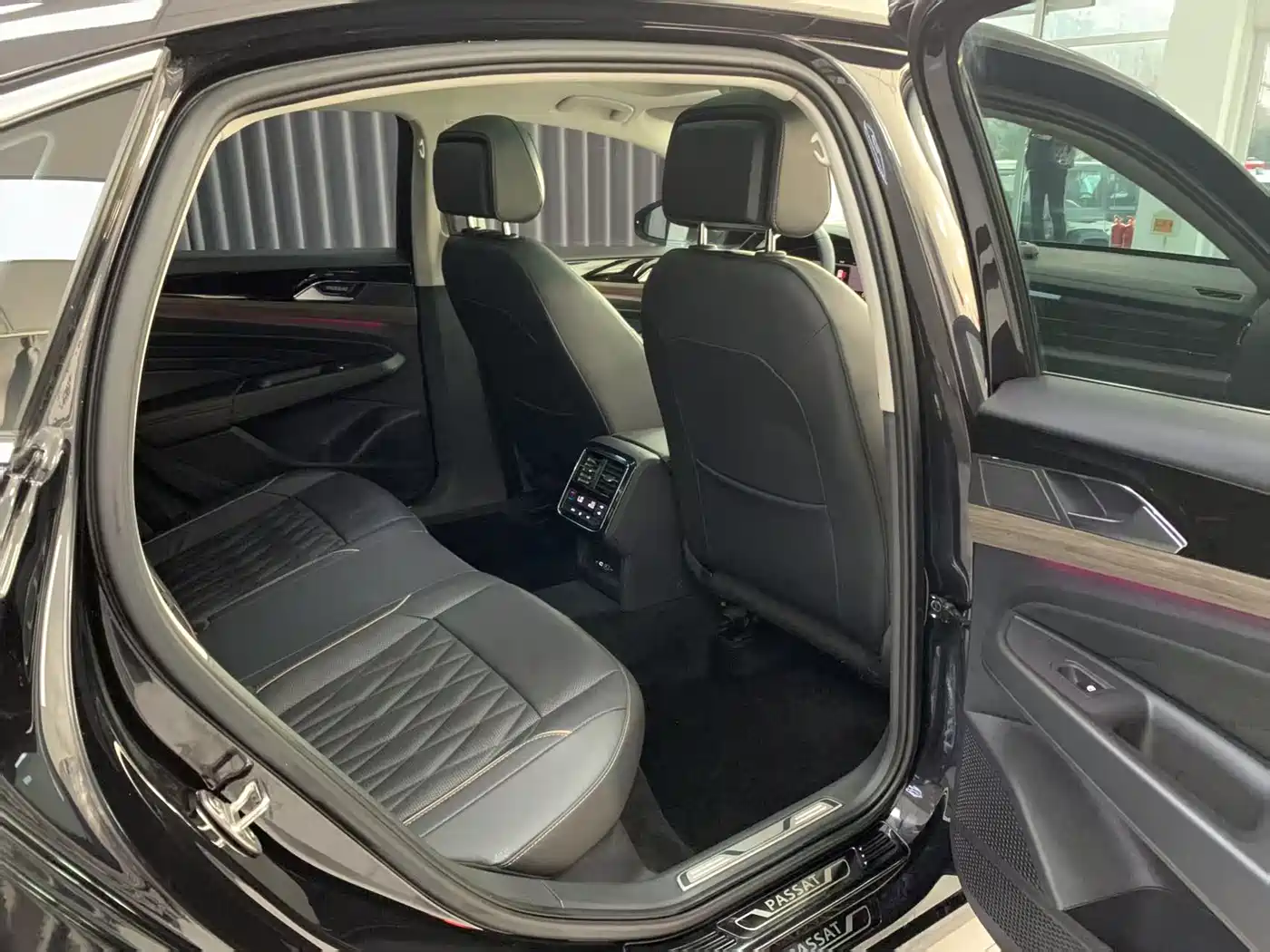 Volkswagen Passat 2020 Facelift 330TSI Luxury China VI фото 10