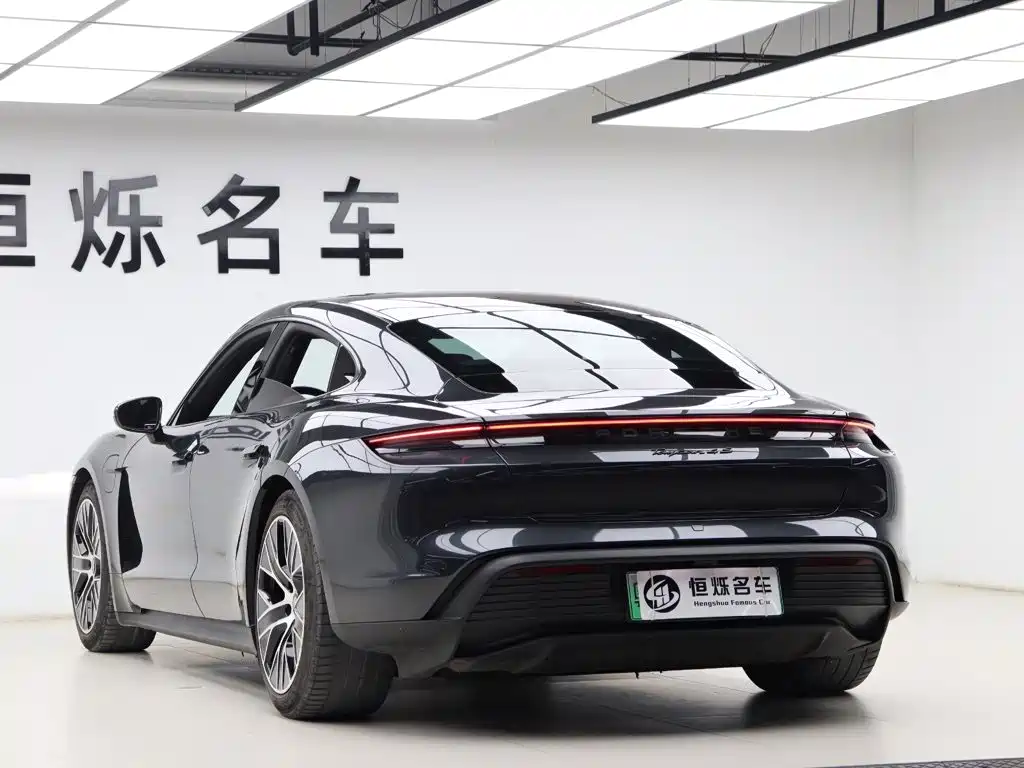 Porsche Taycan 2021 2020 Taycan