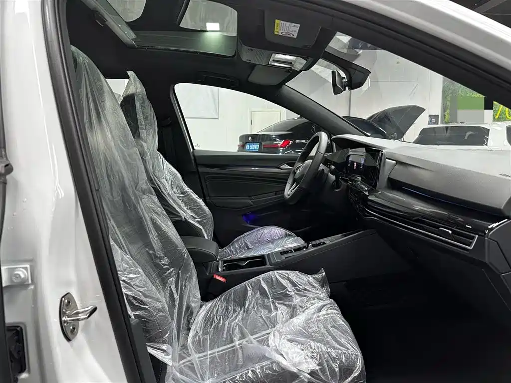 Volkswagen Golf 2023 Facelift 280TSI DSG R-Line Lite фото 11