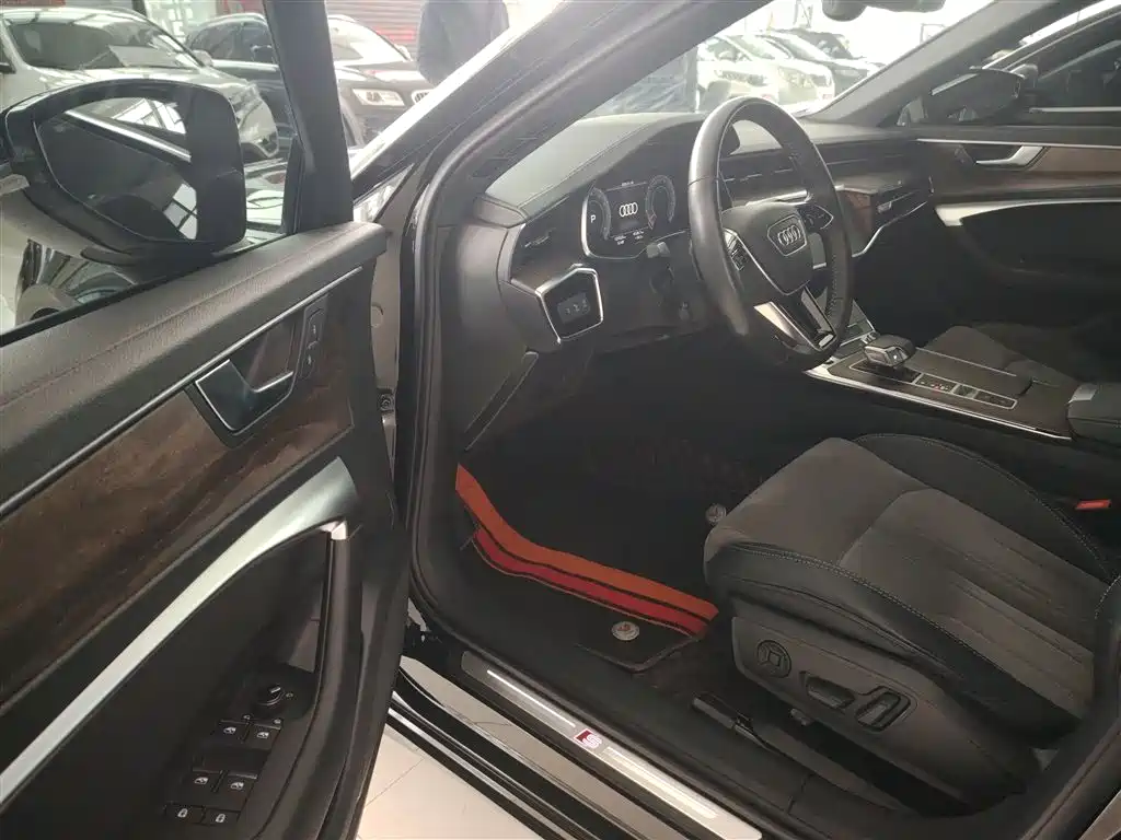 Audi A6L 2021 40 TFSI Luxury Sport фото 13