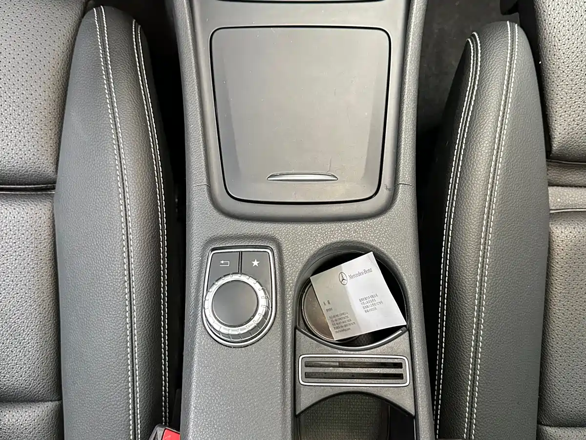 Mercedes-Benz GLA 2016 GLA 200 Dynamic фото 15