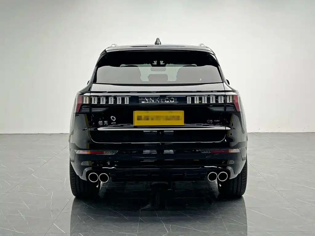 Photo 5 - Lynk & Co 09