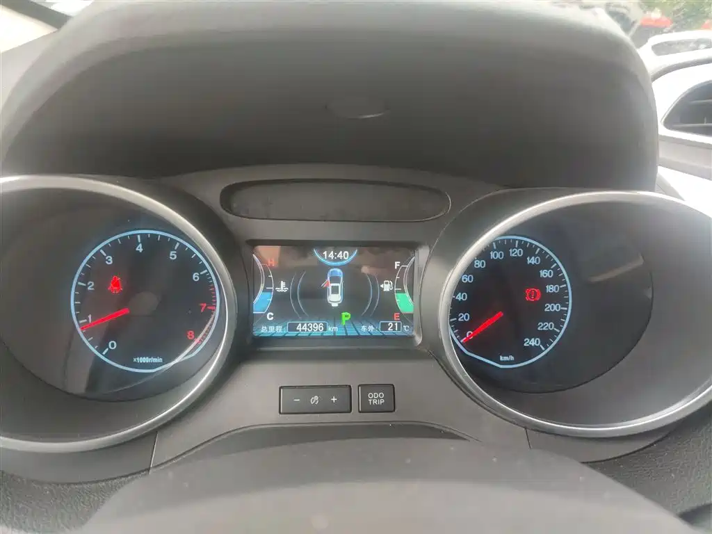 BYD Yuan 2016 1.5L Automatic Luxury фото 12