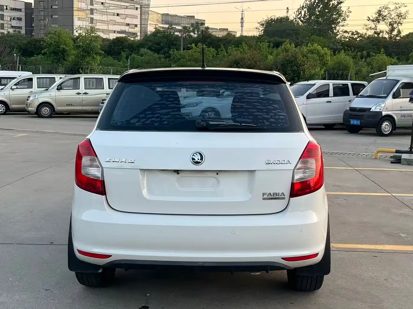 Škoda Fabia 2014 1.6L Automatic Sport Edition фото 10