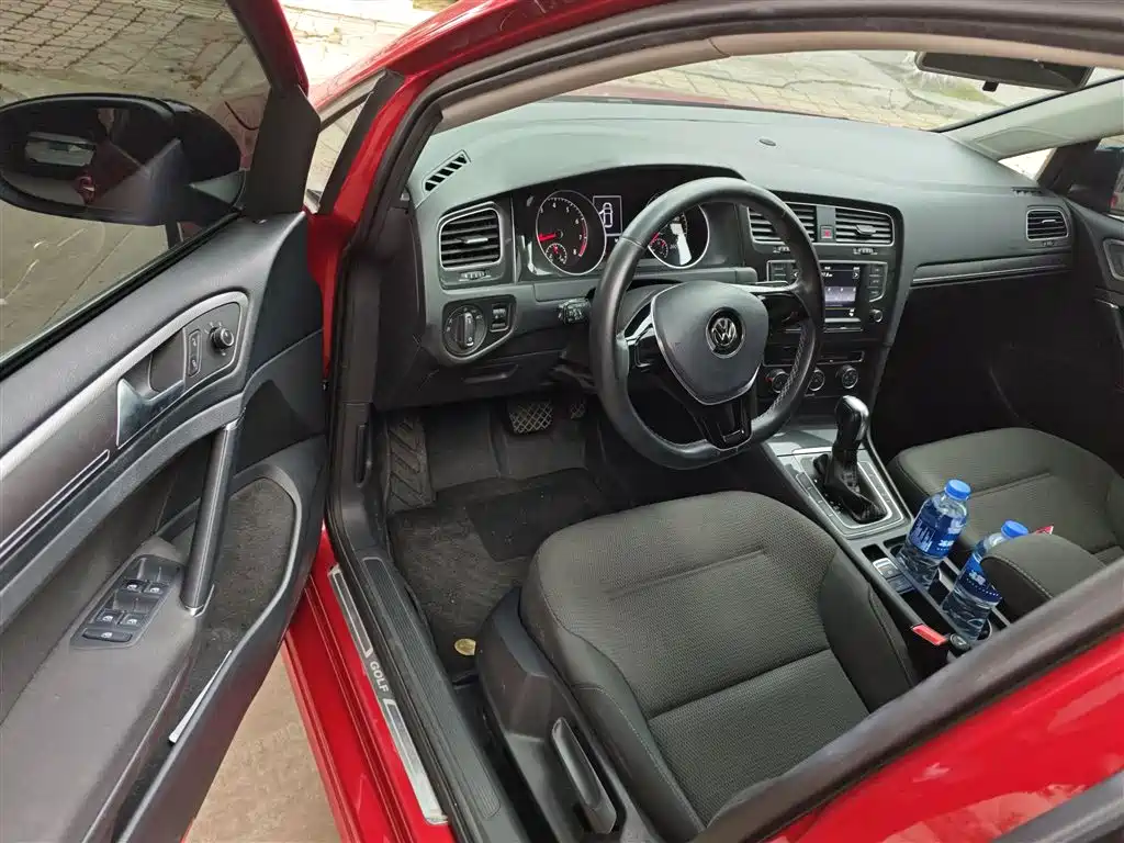 Volkswagen Golf 2017 230TSI Auto Comfort Millionth Anniversary Edition фото 16