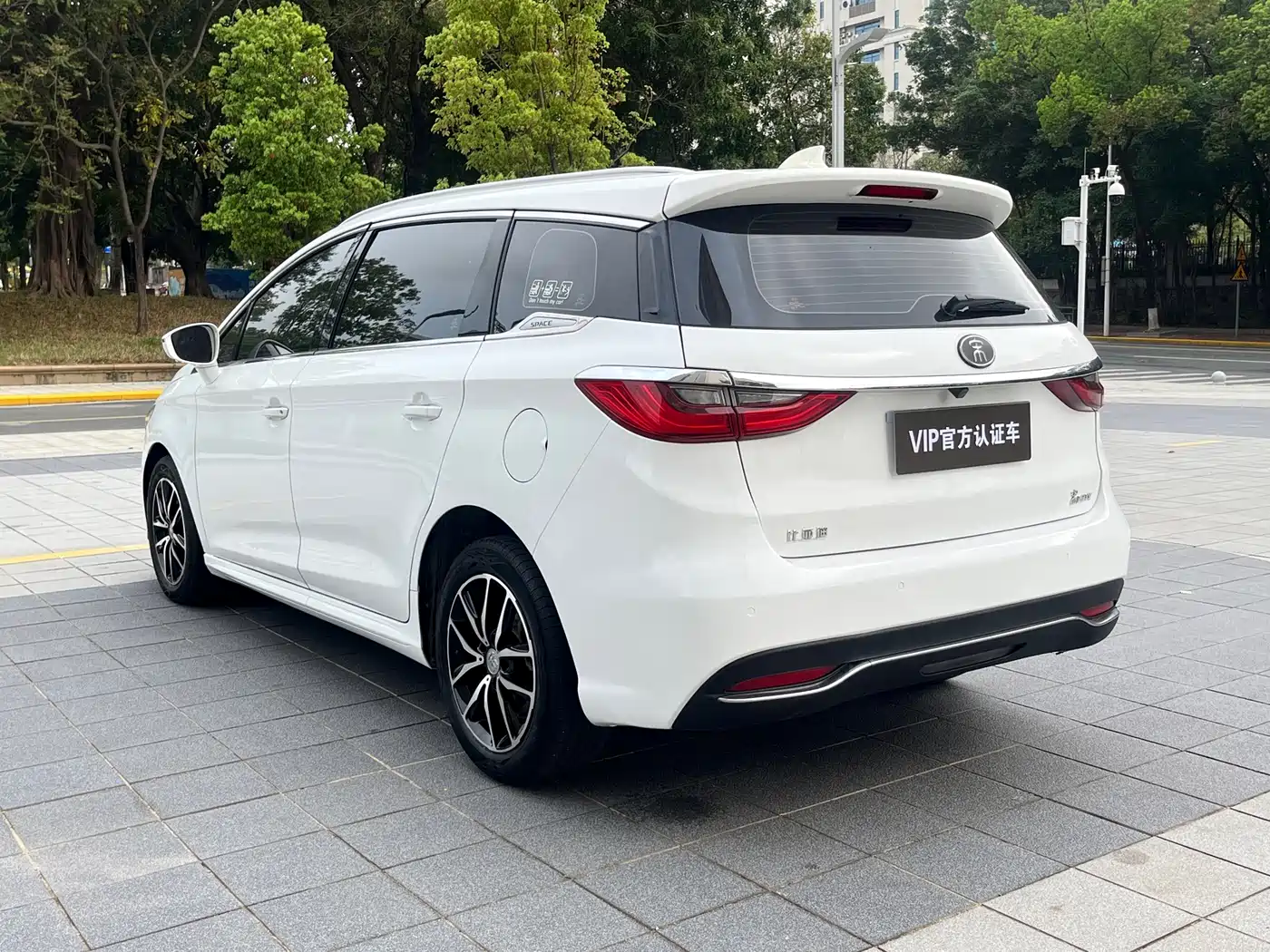 BYD Song MAX 2017 1.5T Auto Smart Connect Premium 7-seater фото 4