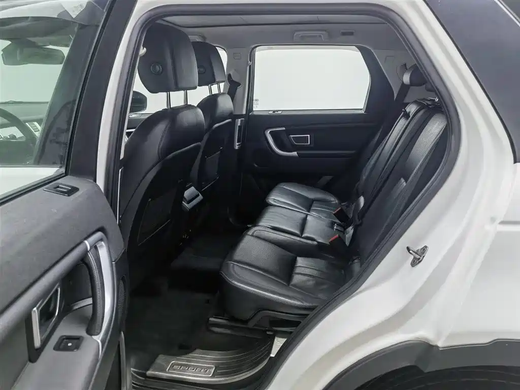 Land Rover Discovery Sport 2016 2.0T HSE фото 15