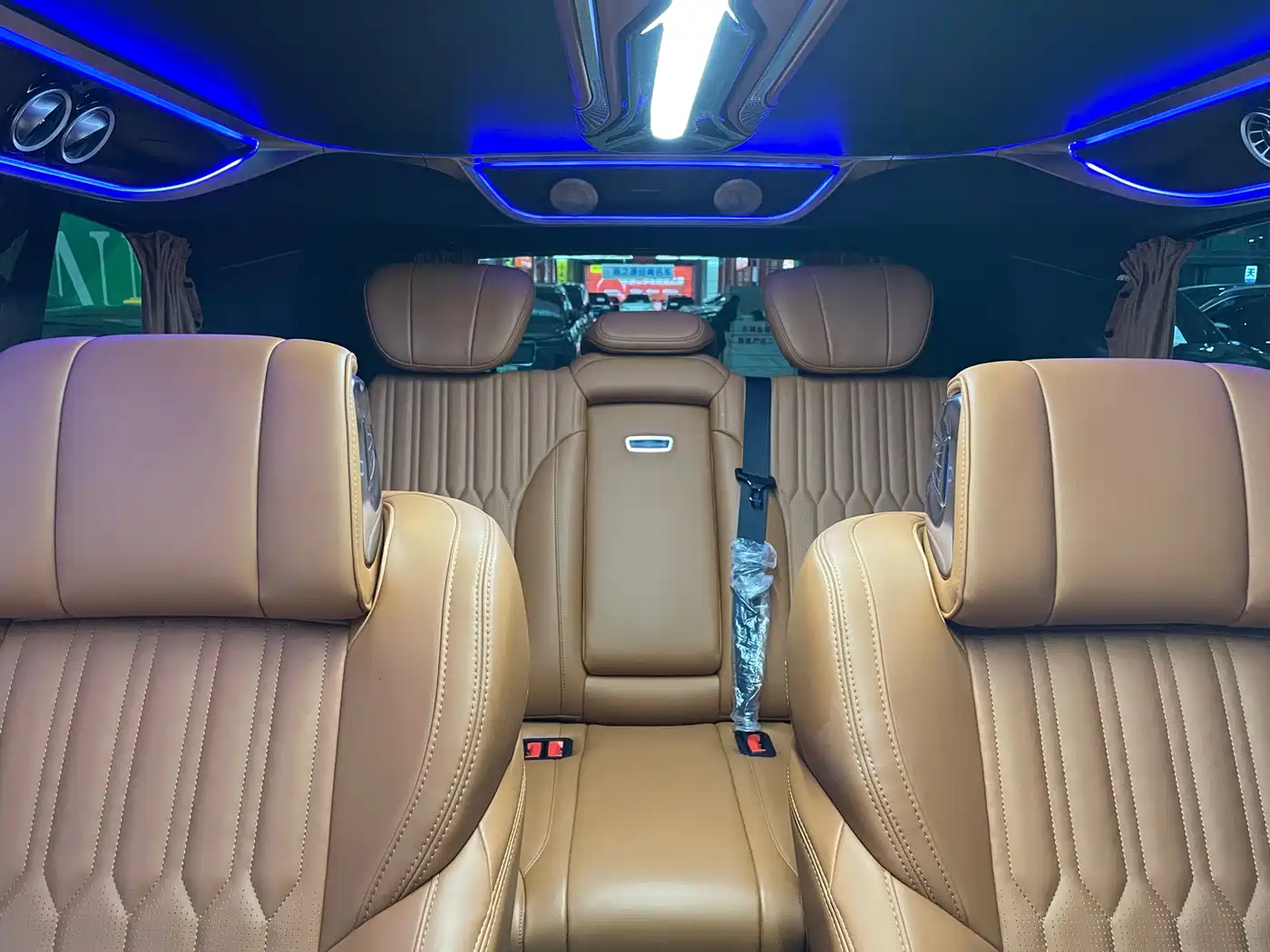 Mercedes-Benz Vito 2023 2.0T Elite 7-Seater фото 13