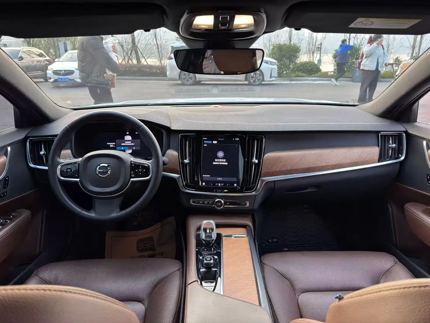 Фото 9 - Volvo S90