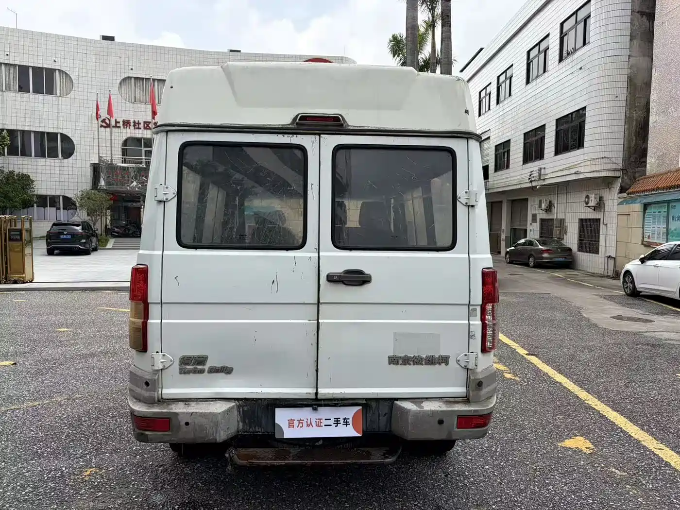 Iveco Daily 2013 2012 2.5T-A35 Logistics Edition 1 Medium Roof