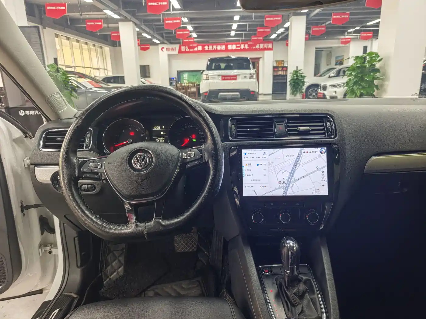 Volkswagen Sagitar 2018 1.6L Automatic Comfort фото 5