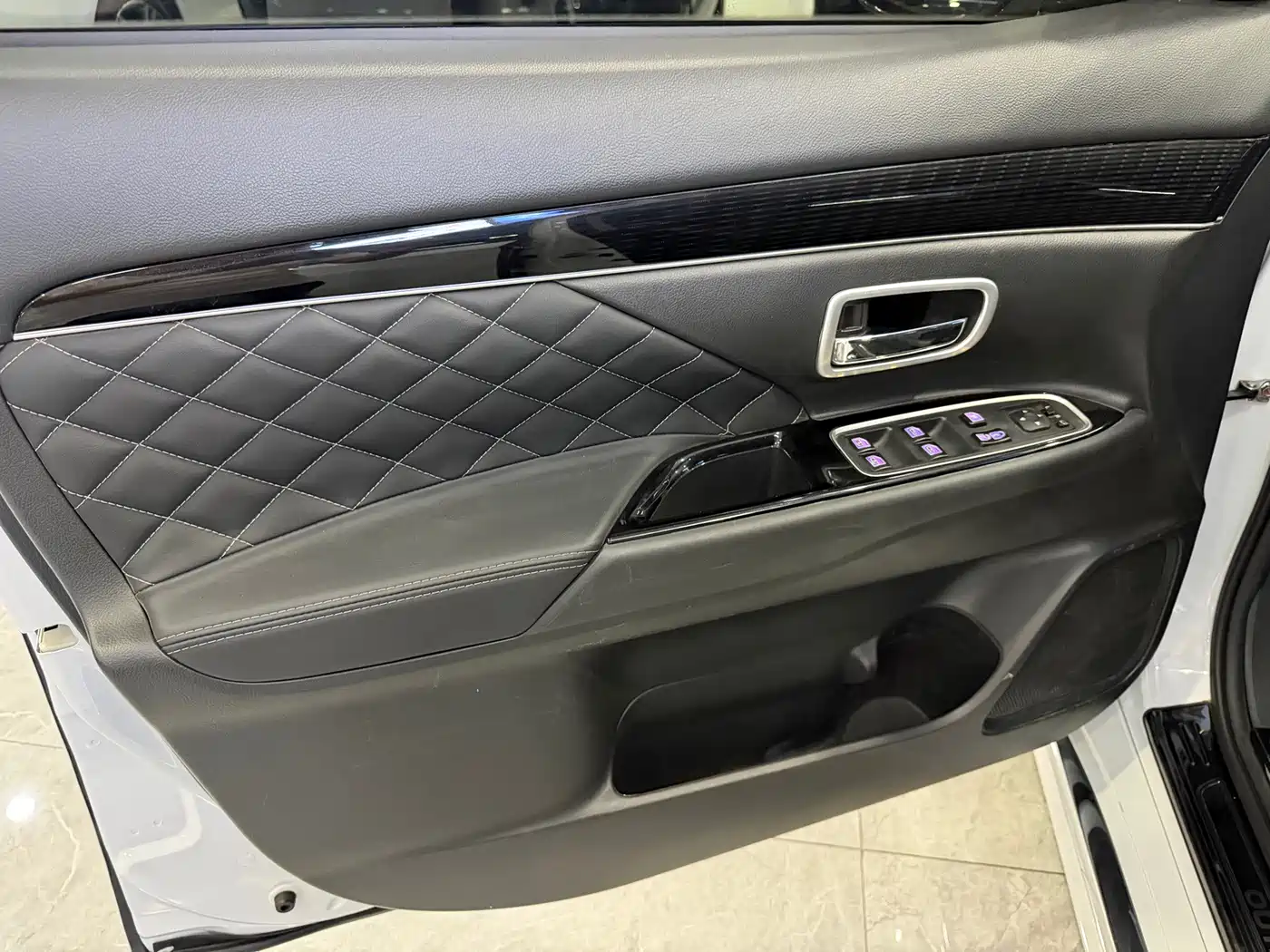 Mitsubishi Outlander 2023 2021 Facelift 2.0L 2WD Comfort Edition 5-Seater