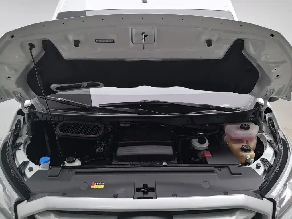 SAIC Maxus Xintu V90 2021 2020 2.0T Manual YunJie Edition FWD Single Rear Tire Long Wheelbase High Roof 7-seater