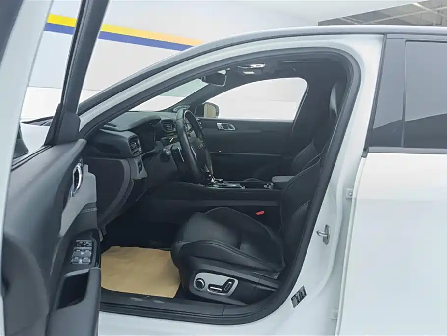 Lynk & Co 03 2021 2.0TD Auto Jin Champion Edition фото 9