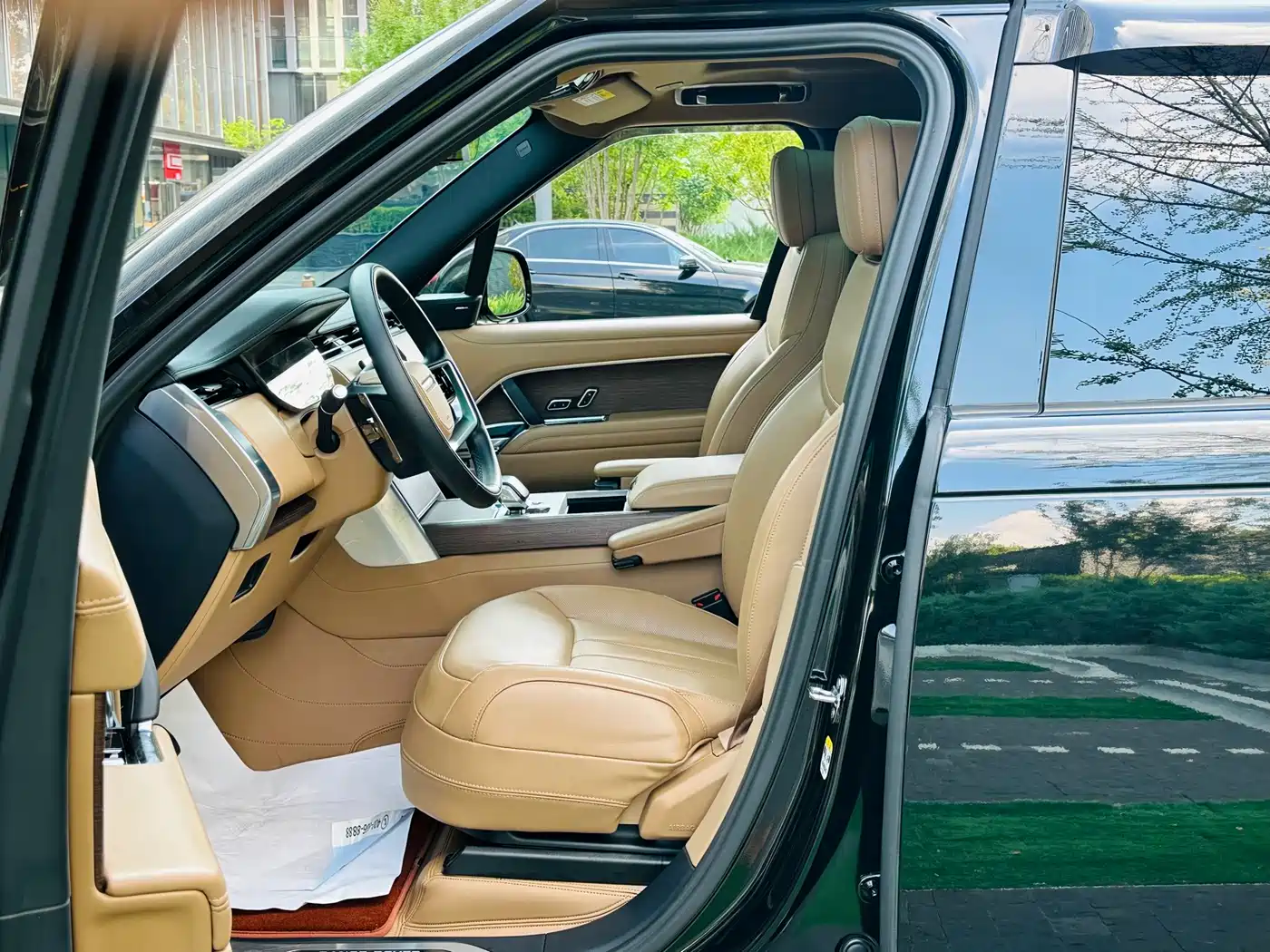 Land Rover Range Rover 2025 2025 3.0 L6 400PS Flourishing Era Extended Wheelbase