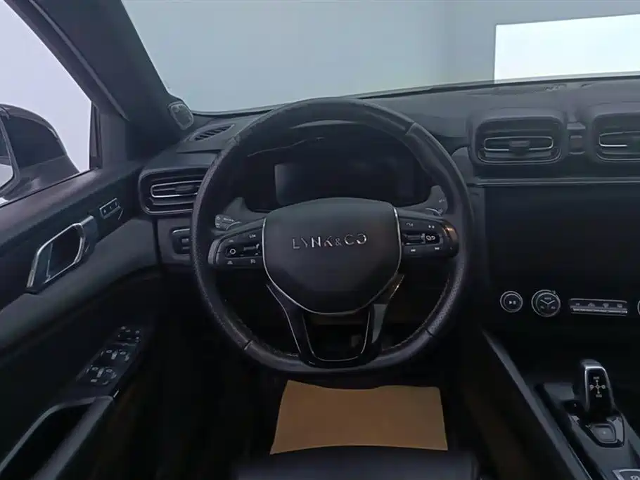 Lynk & Co 03 2021 2.0TD Auto Jin Champion Edition фото 15