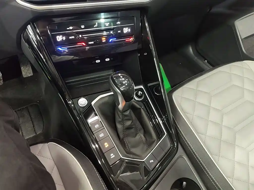 Volkswagen Tayron 2024 300TSI 2WD Luxury Plus Advanced фото 14
