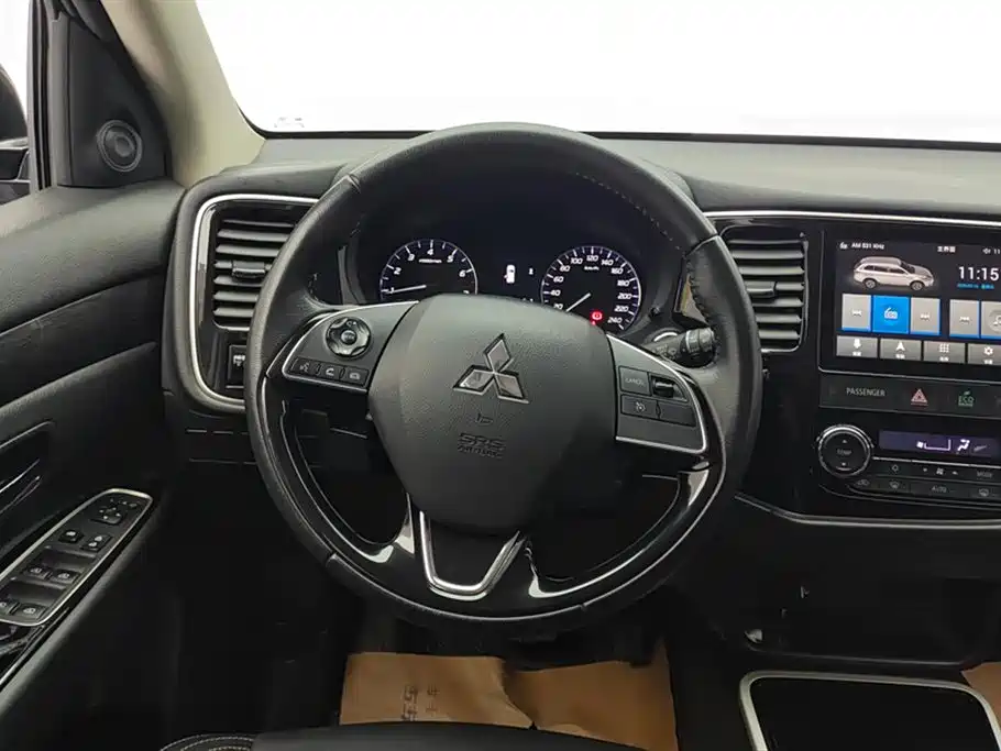 Mitsubishi Outlander 2020 2.0L 2WD Premium 5-seater фото 15