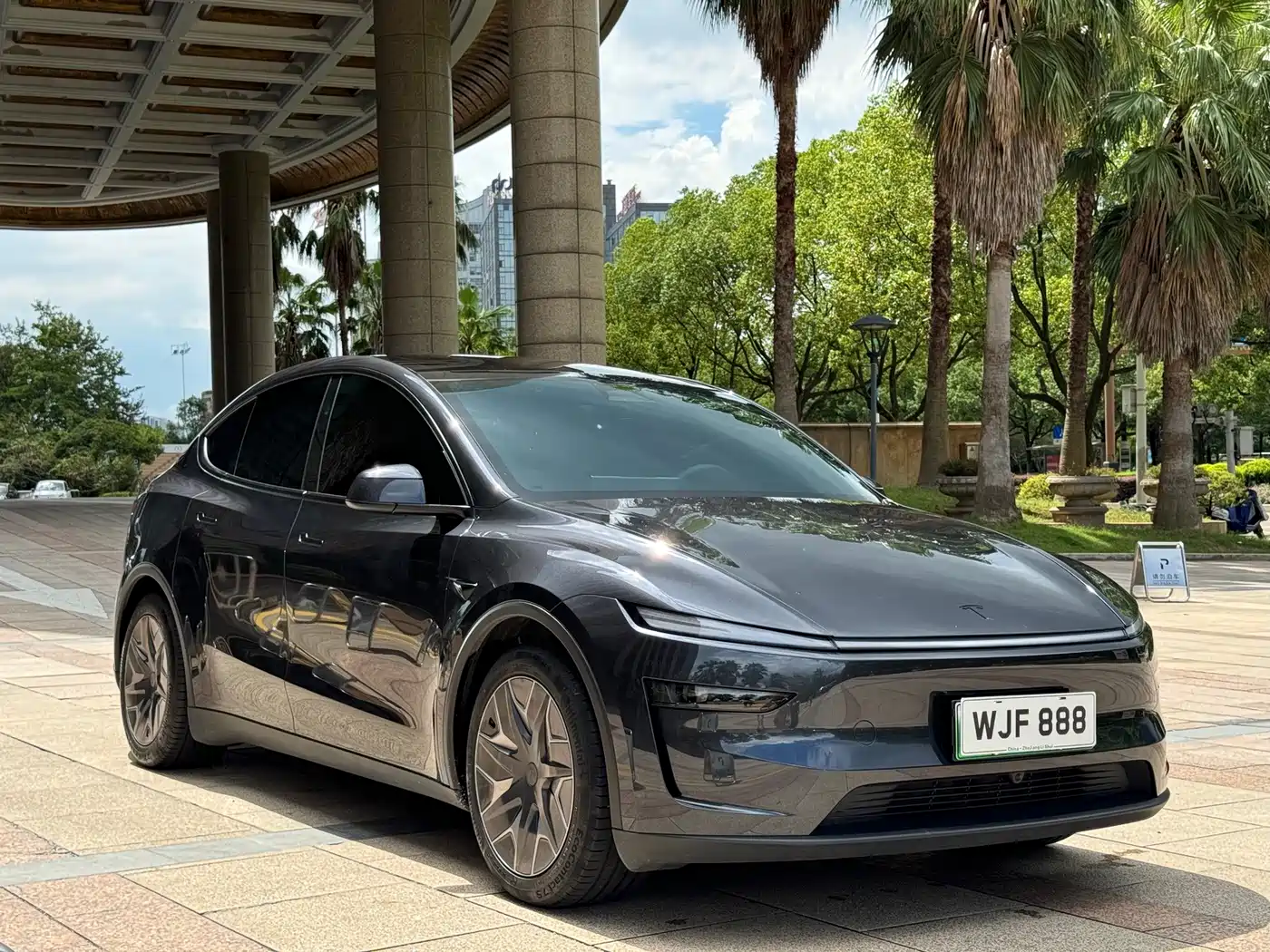 Tesla Model Y L 2025 2025 Facelift Long Range AWD
