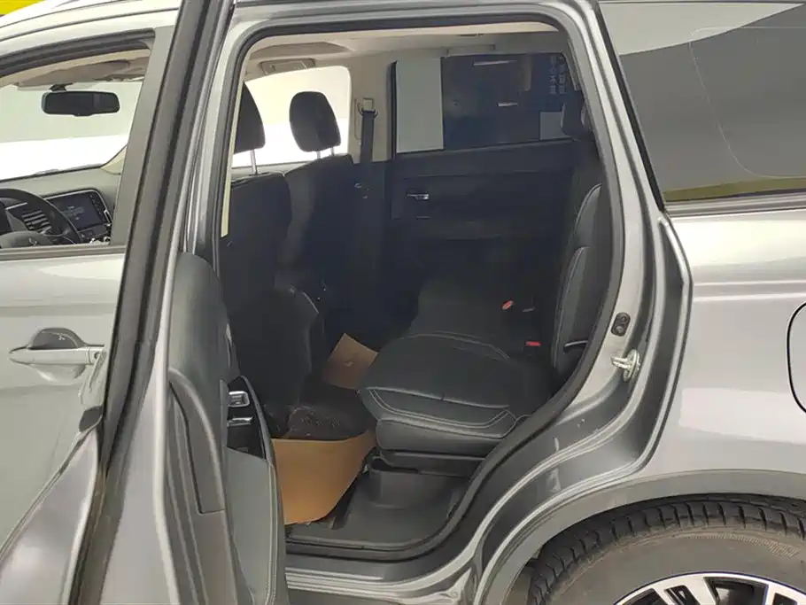 Mitsubishi Outlander 2020 2.0L 2WD Premium 5-seater фото 11