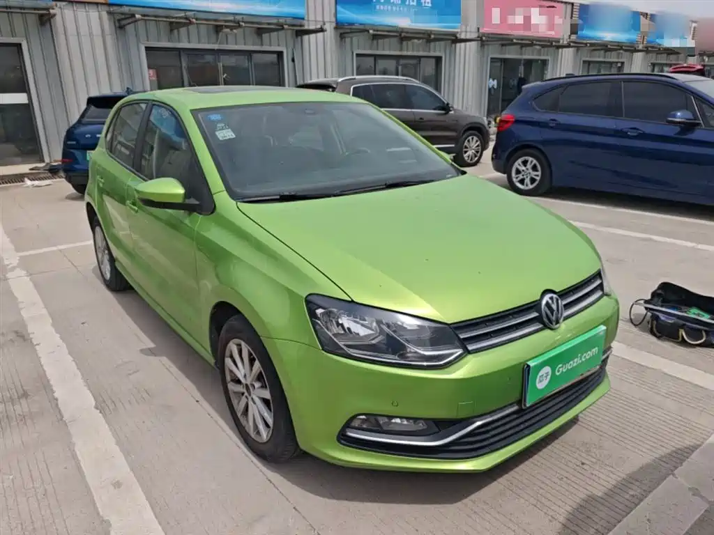 Volkswagen Polo 2014 1.6L Automatic Luxury Edition фото 22