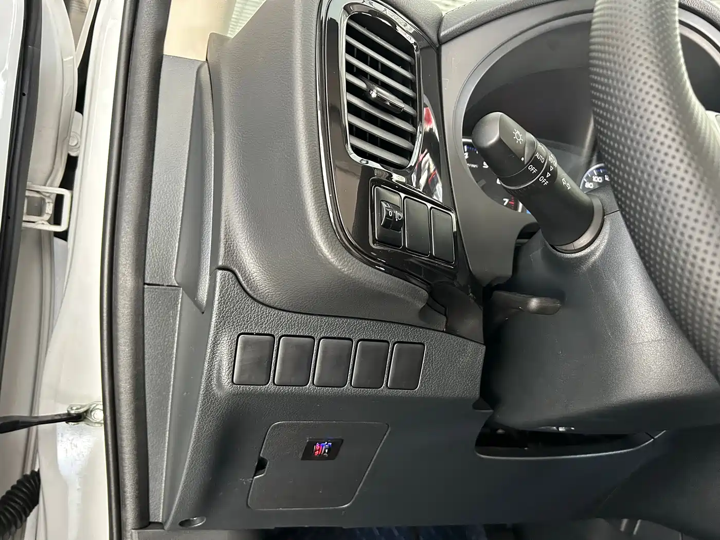 Mitsubishi Outlander 2021 2.0L 2WD Smooth Ride Version 5-Seater фото 19