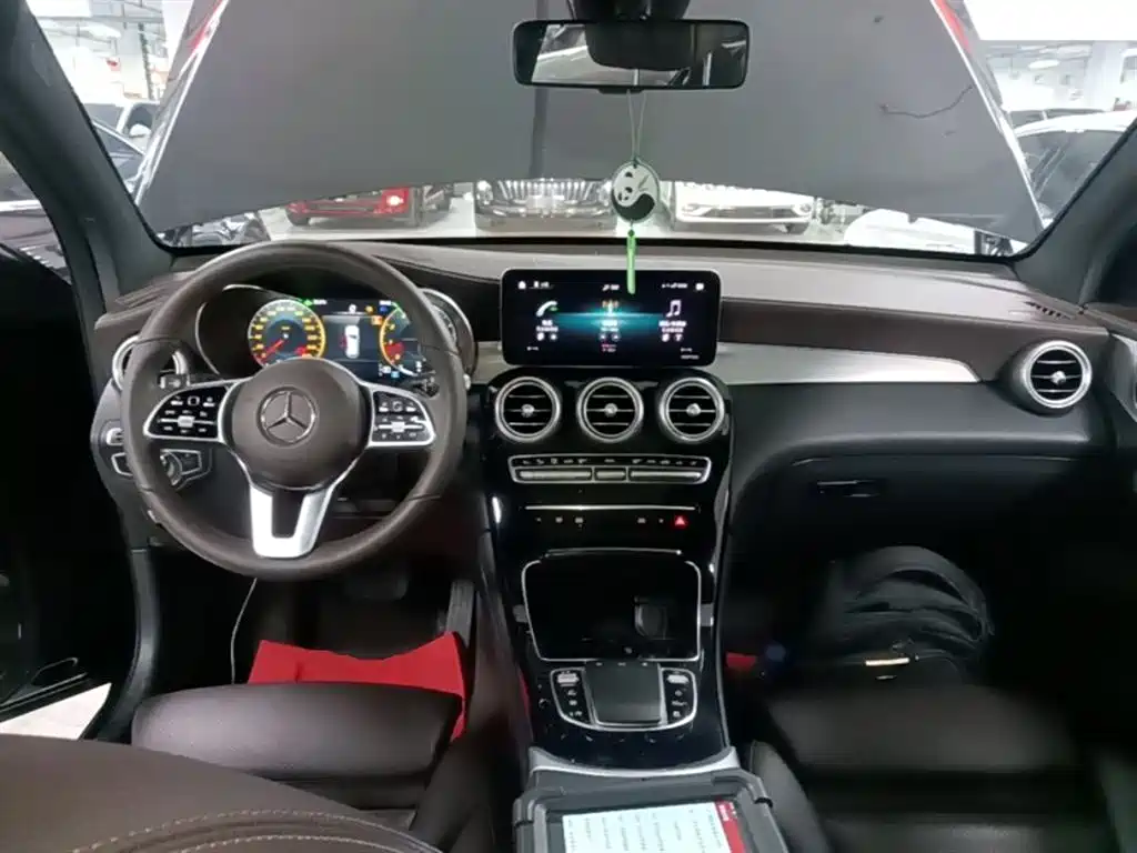 Mercedes-Benz GLC 2021 GLC 260 L 4MATIC Sporty фото 10