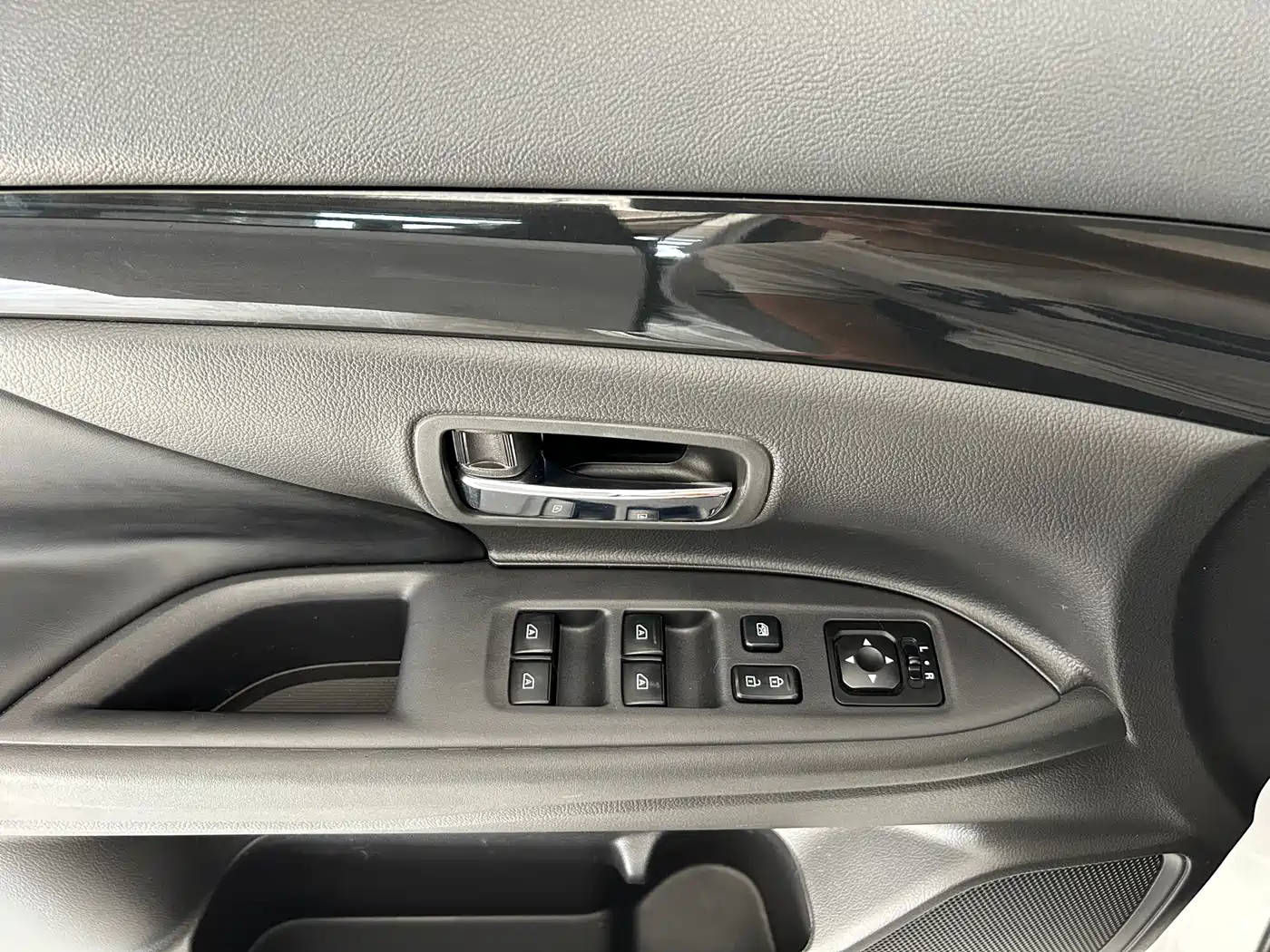 Mitsubishi Outlander 2021 2.0L 2WD Smooth Ride Version 5-Seater фото 21