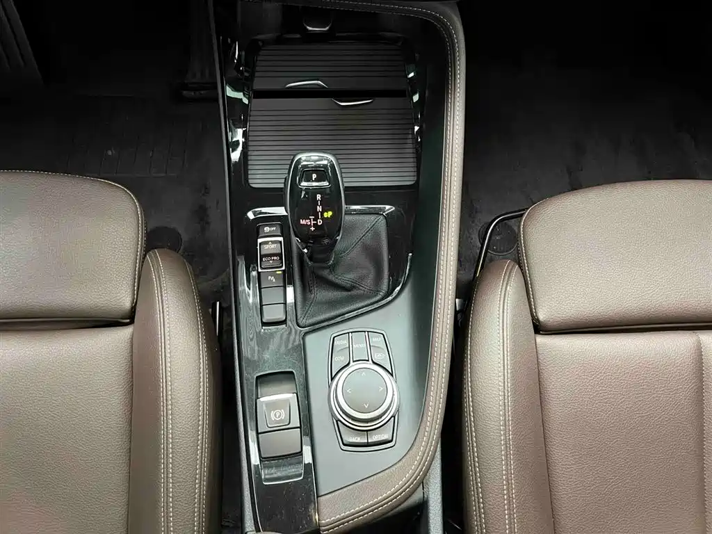 BMW X1 2022 sDrive20Li Premium фото 6