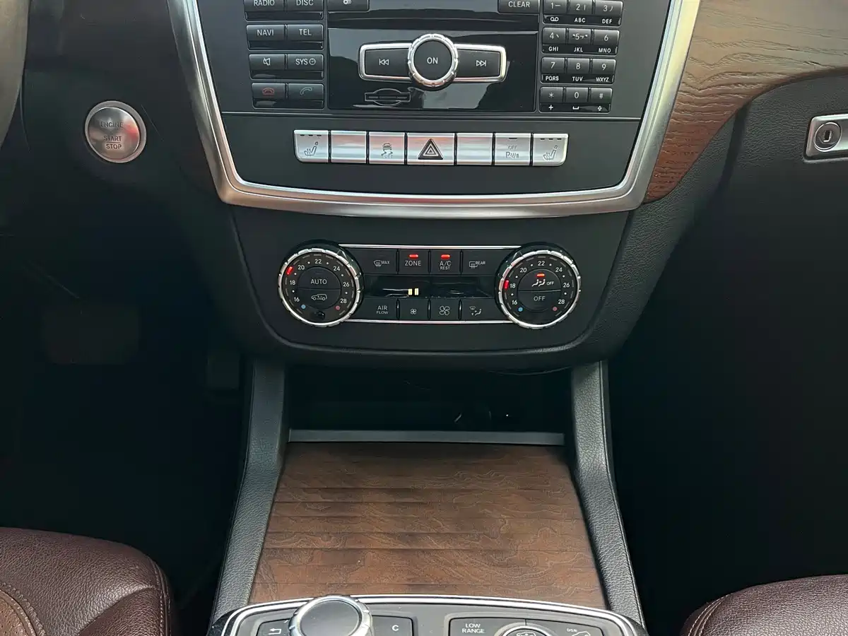Mercedes-Benz GL-Class 2013 GL 500 4MATIC фото 13