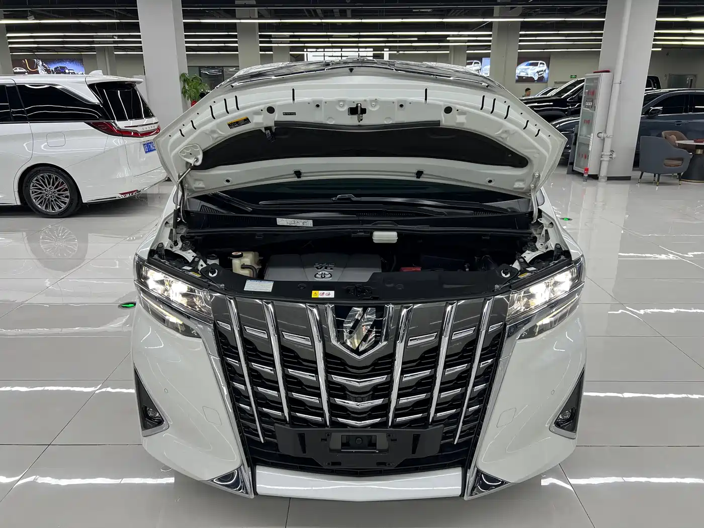 Toyota Alphard 2018 Facelift 3.5L Premium Edition фото 26