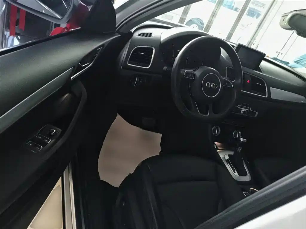 Audi Q3 2016 35 TFSI Heritage Edition Comfort фото 16