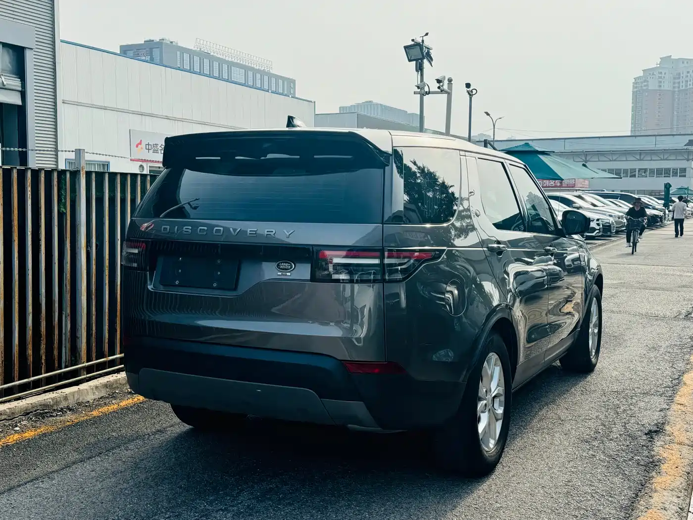 Land Rover Discovery 2017 3.0 SC V6 SE фото 4