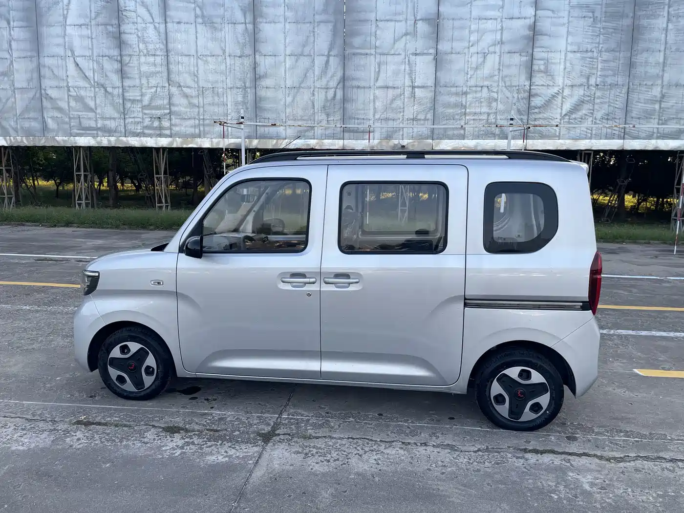 Wuling Motors Wuling Zhiguang NEV 2026 2025 Model 305km Base Version