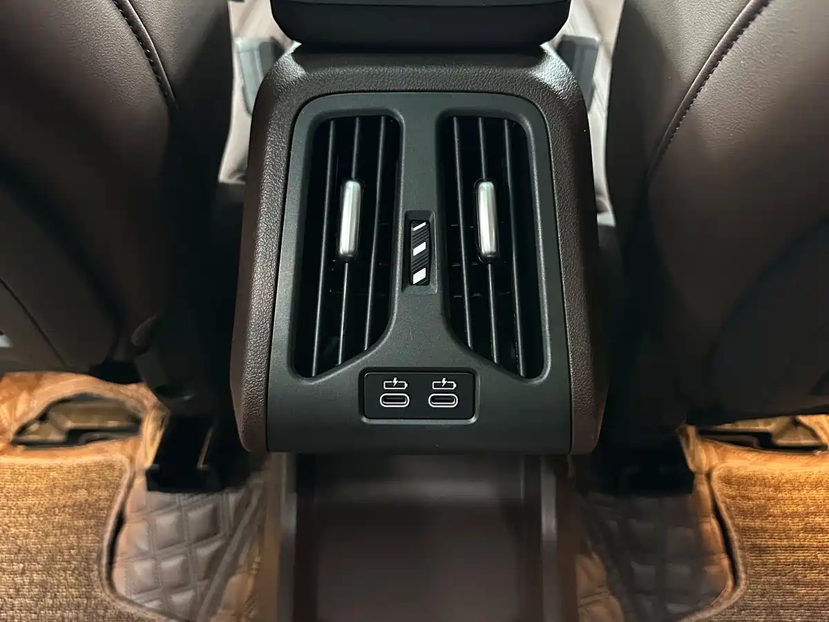 BMW X1 2024 sDrive25Li X Design Package фото 24