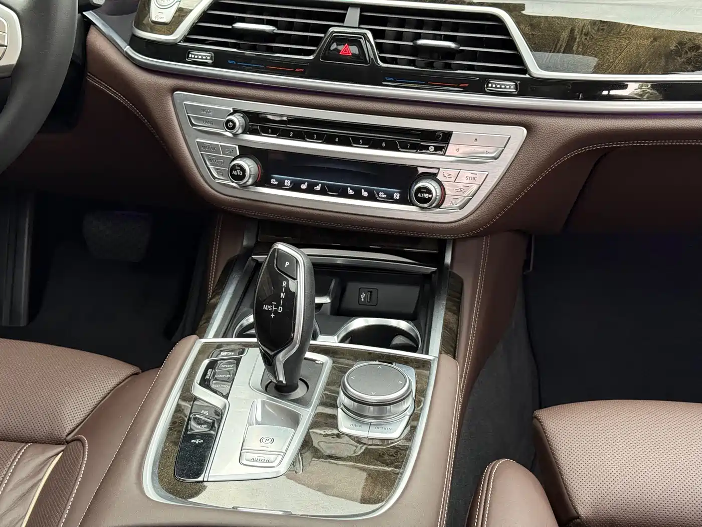 BMW 7 Series 2018 730Li Premium Type Excellence Package фото 15