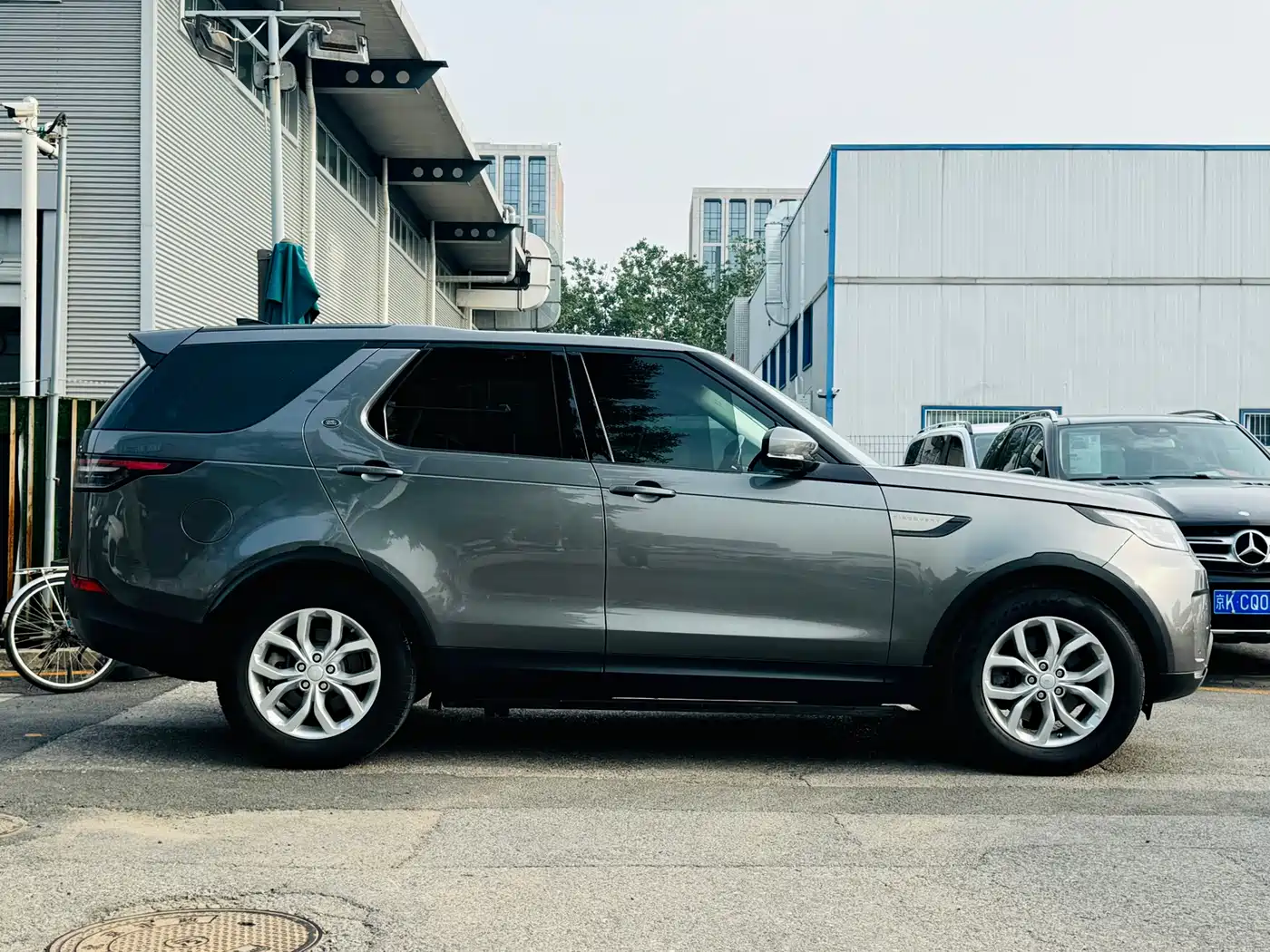 Land Rover Discovery 2017 3.0 SC V6 SE фото 16