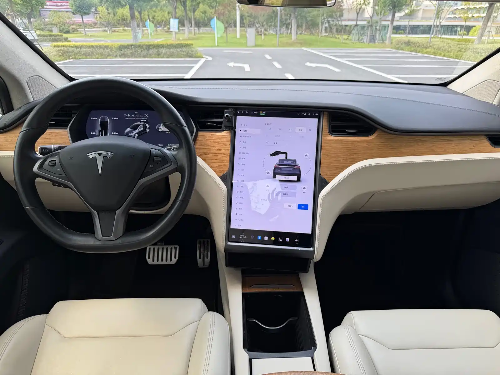 Фото 10 - Tesla Model X
