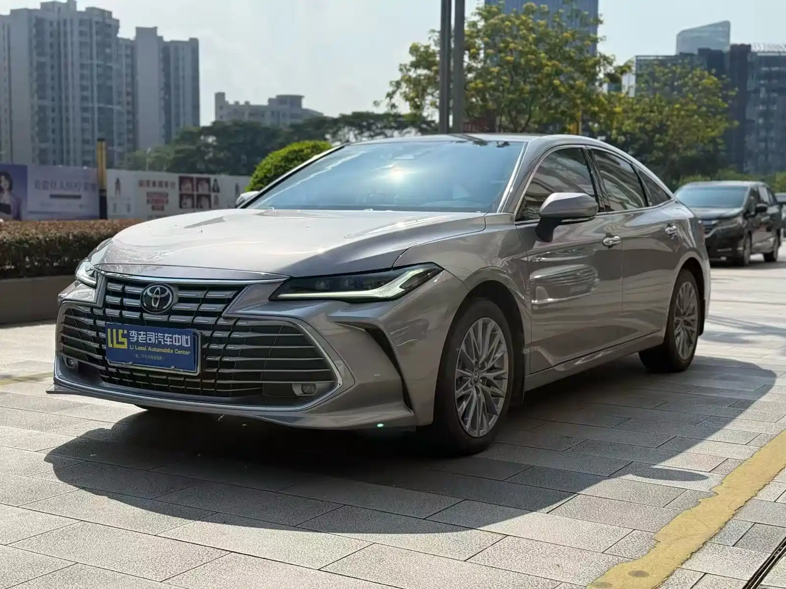 Photo 1 - Toyota Avalon