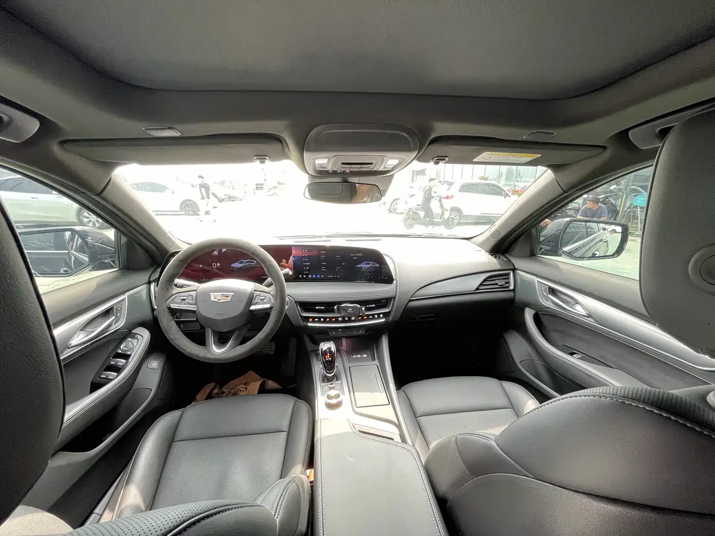 Cadillac CT5 2024 28T Luxury Model Pro фото 5
