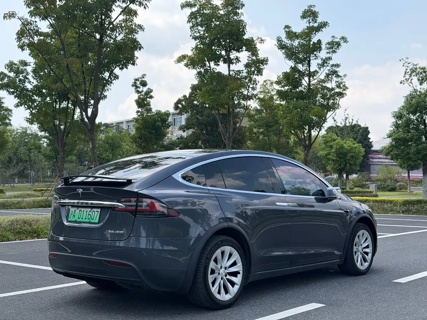 Фото 21 - Tesla Model X