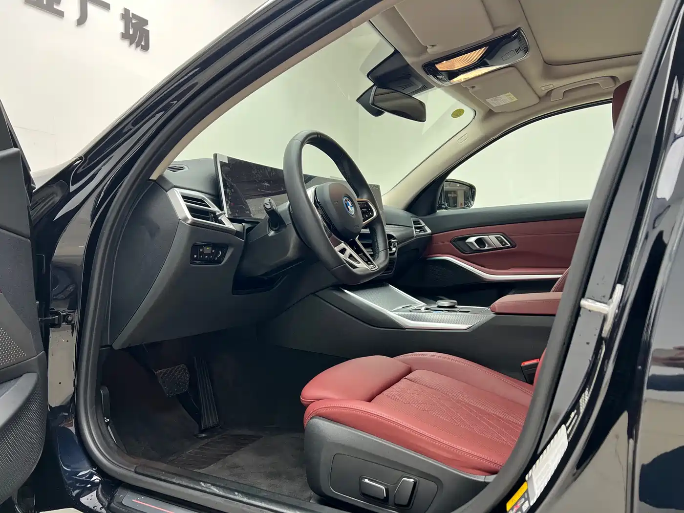 BMW i3 2024 eDrive 40 L Shadow Night Package фото 8