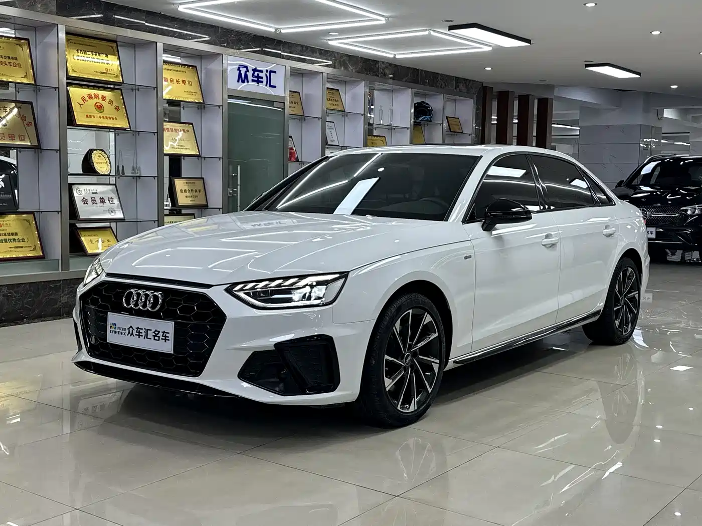 Audi A4L 2023 40 TFSI Luxury Sport