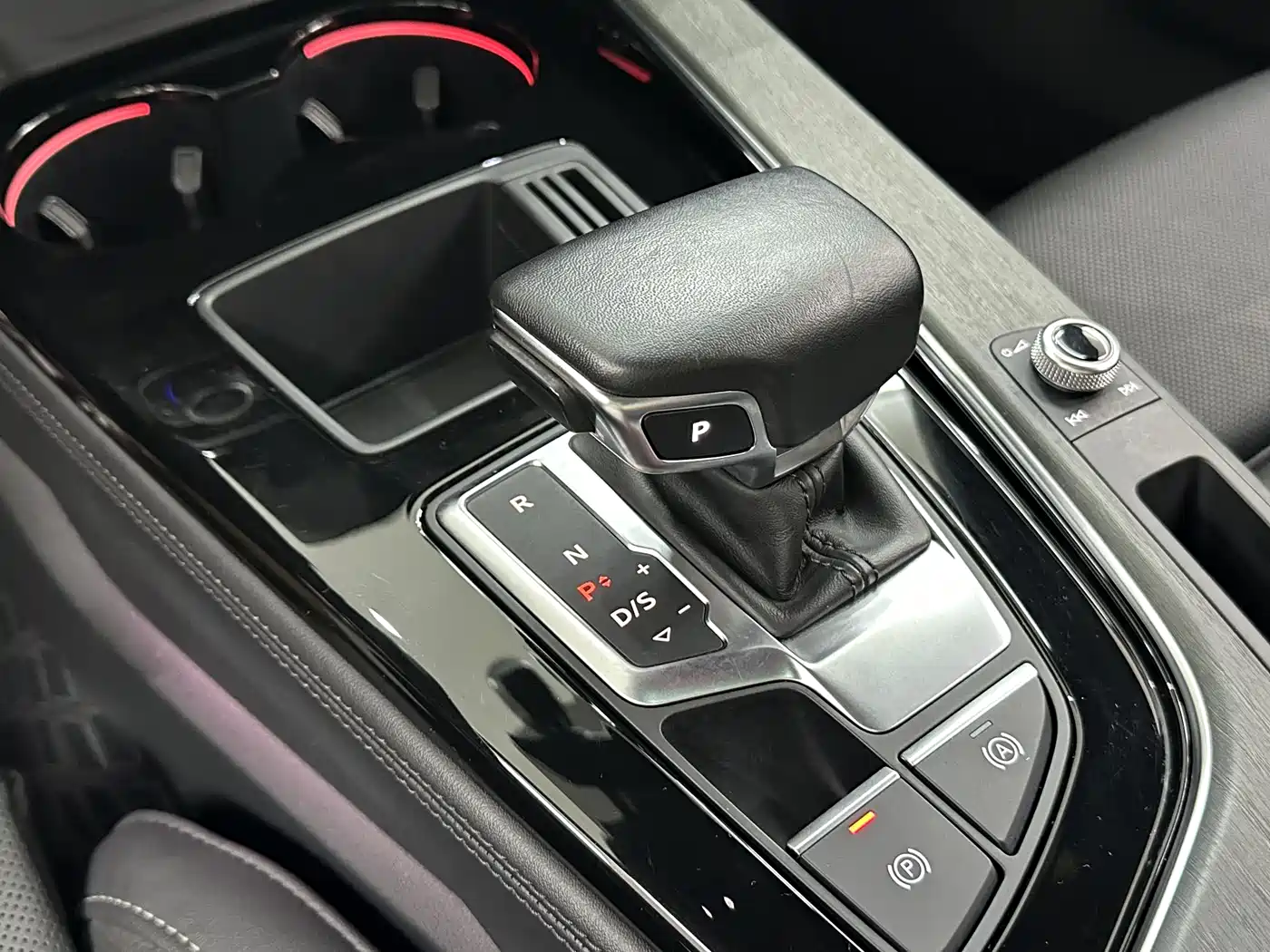 Audi A4L 2023 40 TFSI Luxury Sport фото 18
