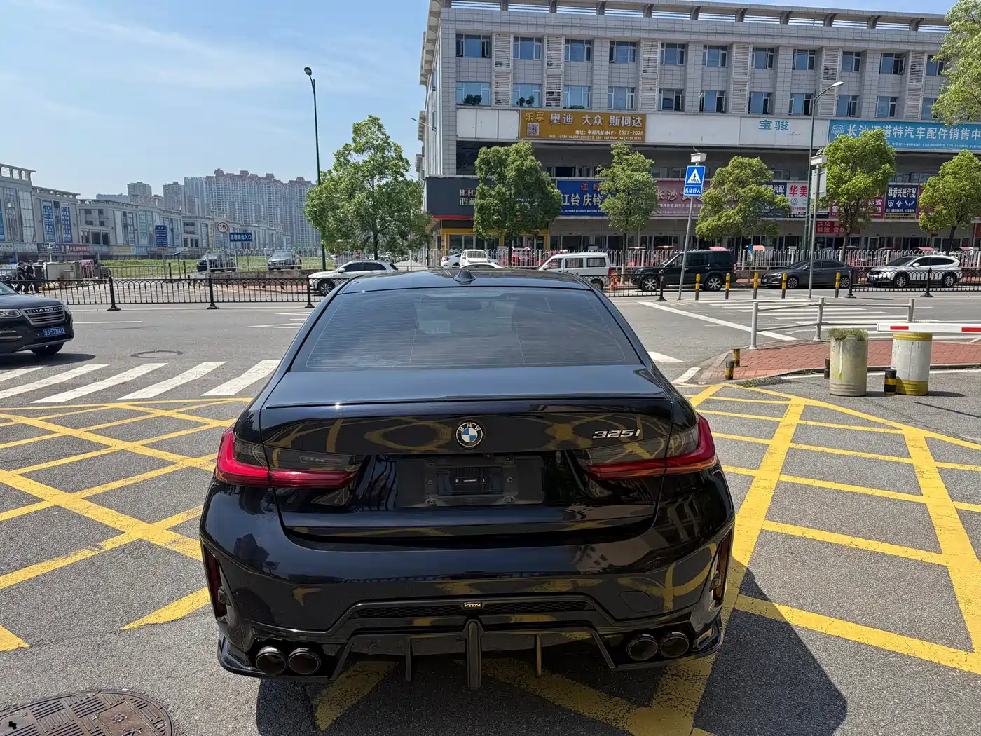 BMW 3 Series 2024 325i M Sport Package фото 12