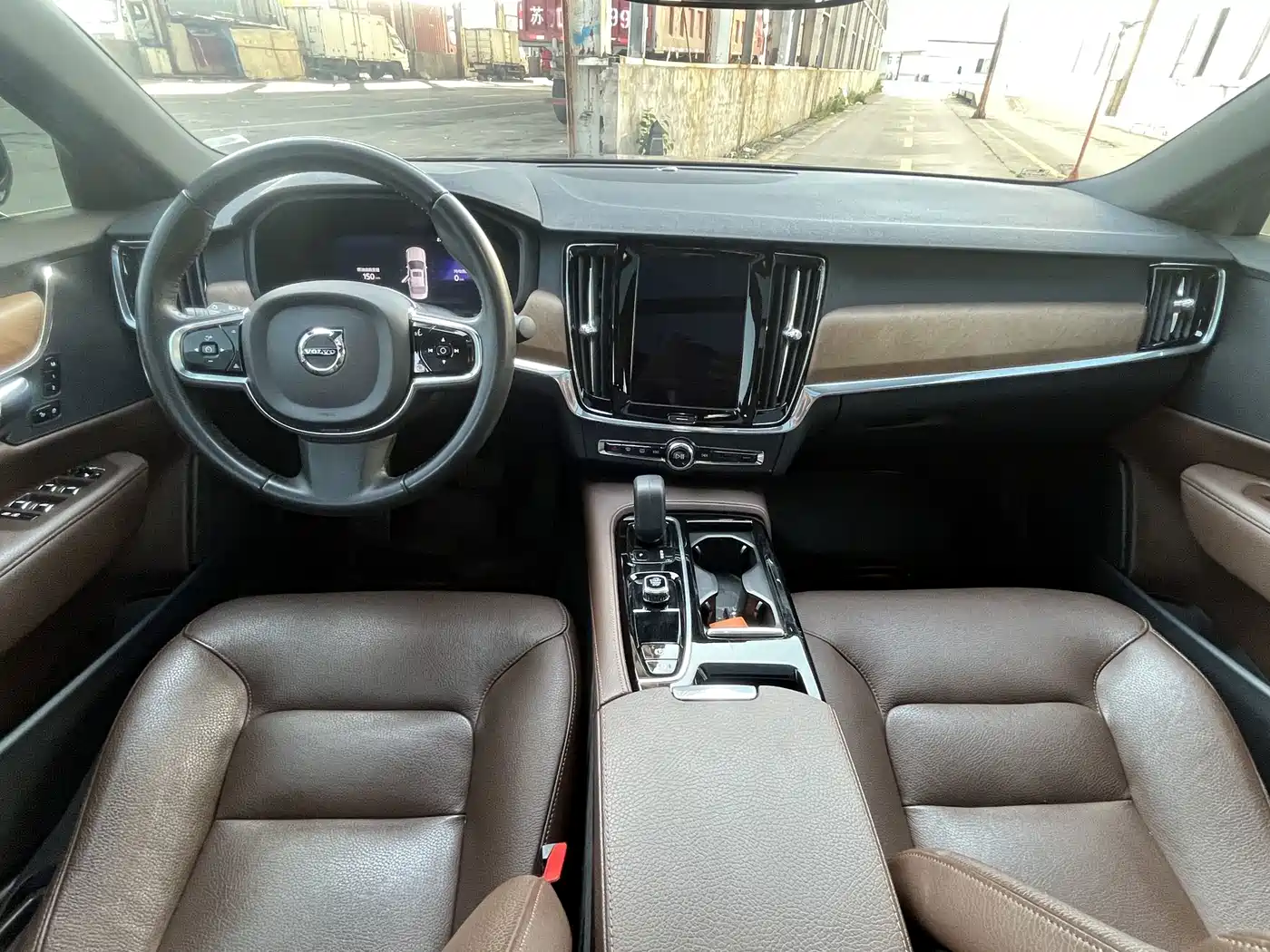 Volvo S90 Plug-in Hybrid 2021 2022 T8 Recharge Plug-in Hybrid Momentum Luxury Edition